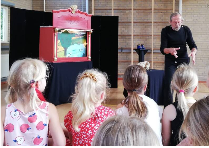 Poppen en verteltheater Nick van der Veer